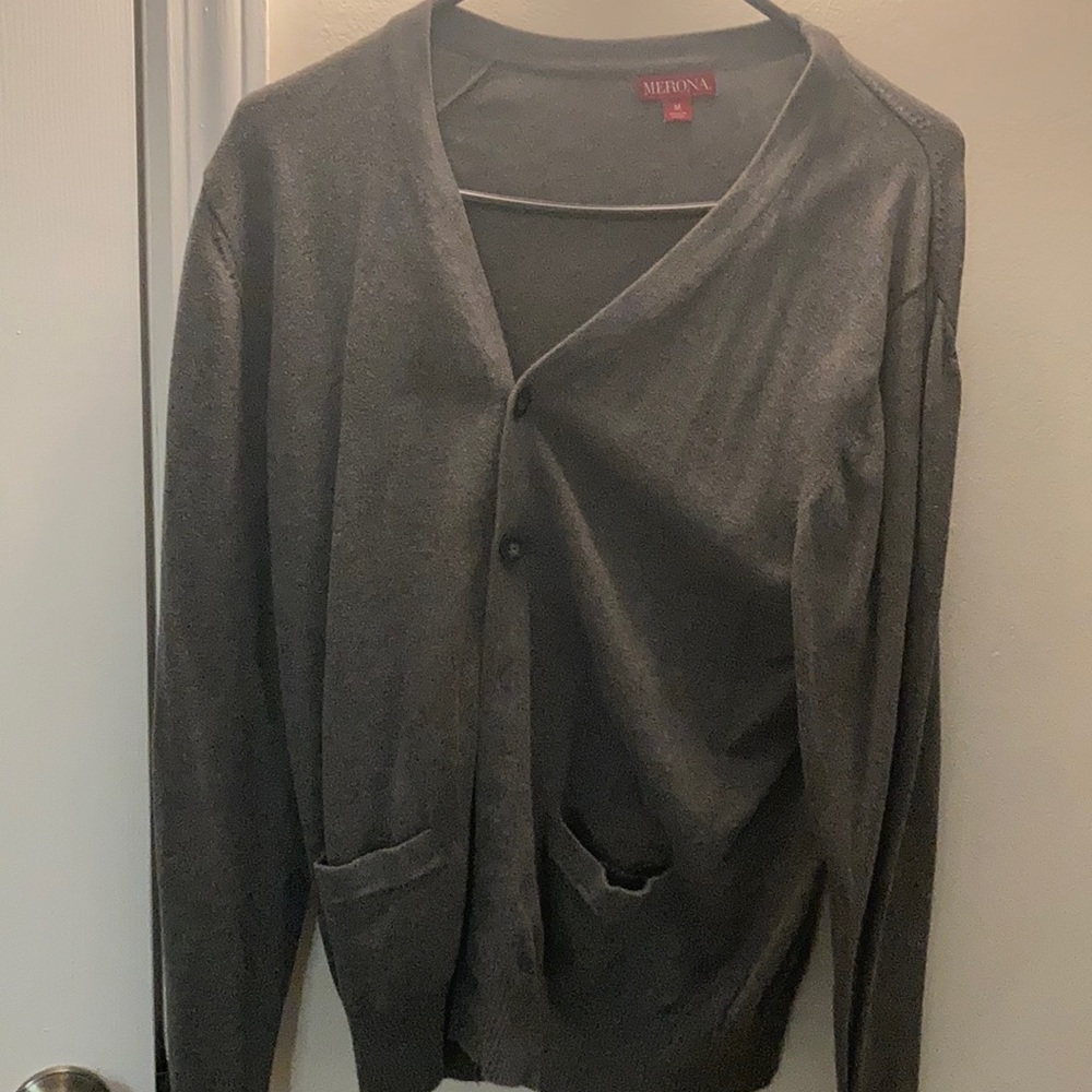 Gray cardigan with pockets